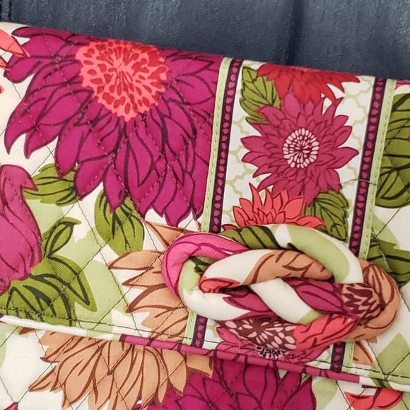 NWT Vera Bradley Knot Just a Clutch Hello Dahlia Handbag Purse - Picture 3 of 8